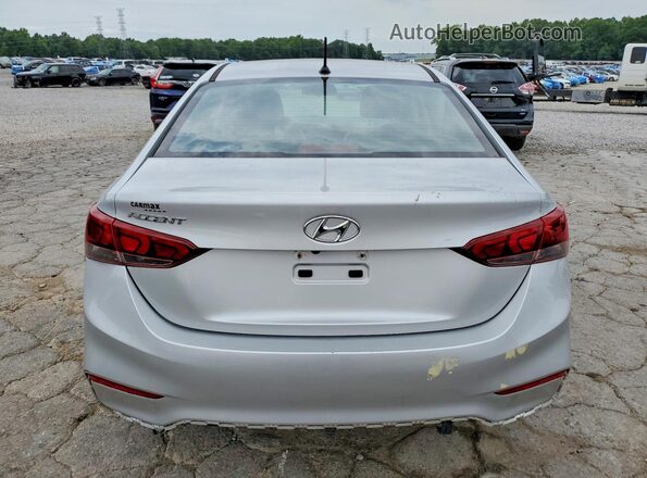 3KPC24A35KE058395 2019 HYUNDAI ACCENT Silver Вид ззаду
