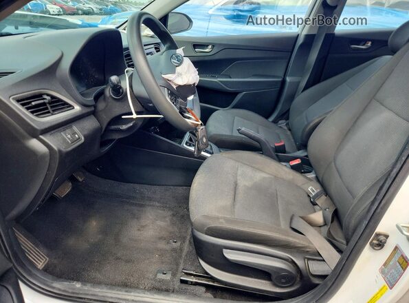3KPC24A35KE061796 2019 HYUNDAI ACCENT White Սալոնի դիմացի տեսք