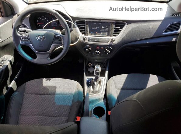3KPC24A36KE073553 2019 HYUNDAI ACCENT Серебряный Вид панели приборов