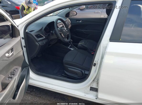 3KPC24A37KE044188 2019 HYUNDAI ACCENT White Front interior view