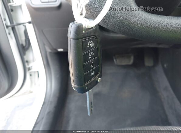 3KPC24A37KE044188 2019 HYUNDAI ACCENT White Dashboard view