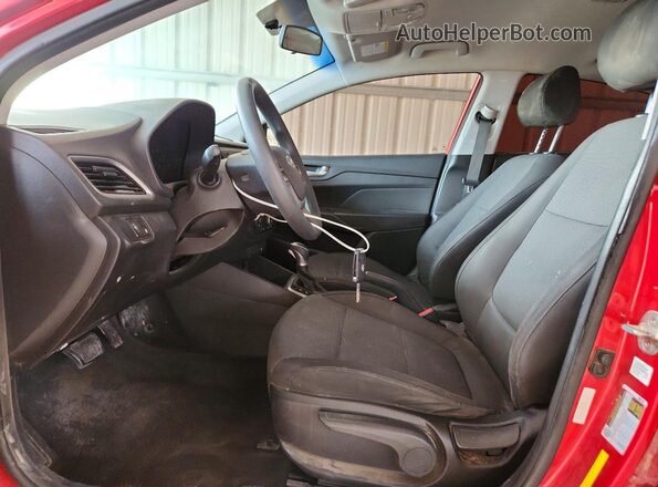 3KPC24A38JE007617 2018 HYUNDAI ACCENT Red Widok wnętrza z przodu