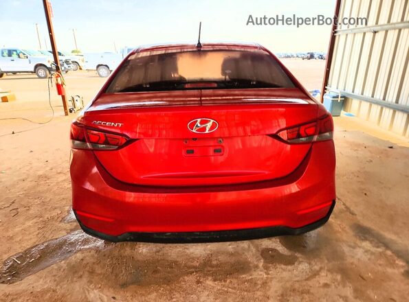 3KPC24A38JE007617 2018 HYUNDAI ACCENT Red Widok z tyłu