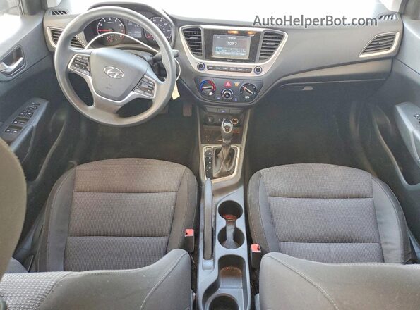 3KPC24A38JE008413 2018 HYUNDAI ACCENT Silver წინა პანელის ხედი