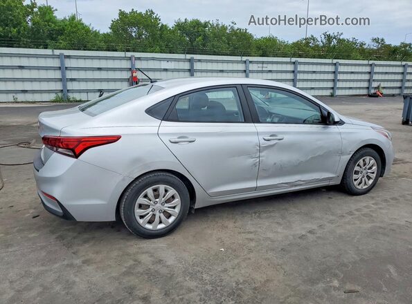 3KPC24A38JE008685 2018 HYUNDAI ACCENT Silver Tył prawy