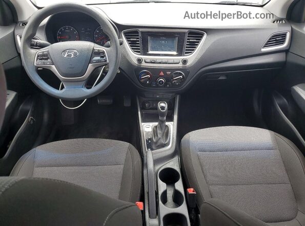 3KPC24A38JE008685 2018 HYUNDAI ACCENT Silver Widok deski rozdzielczej