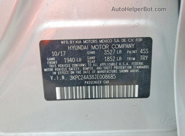 3KPC24A38JE008685 2018 HYUNDAI ACCENT Silver Widok komory silnika