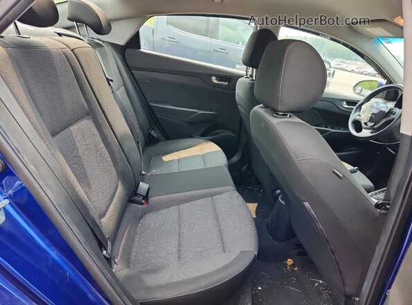 3KPC24A38JE013899 2018 HYUNDAI ACCENT Blue Vista de los asientos traseros