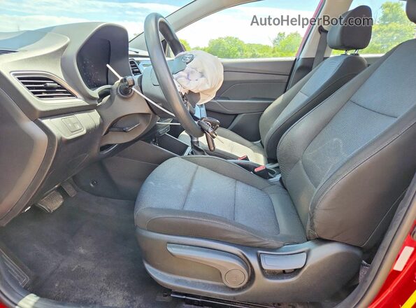 3KPC24A3XKE045139 2019 HYUNDAI ACCENT Красный Вид салона спереди