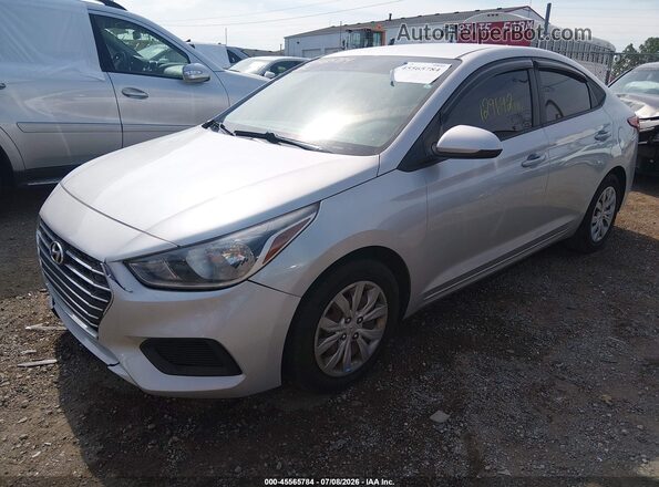 3KPC24A60ME130472 2021 HYUNDAI ACCENT Silver Widok z przodu