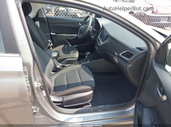 3KPC24A60NE166423 2022 HYUNDAI ACCENT Серебряный Вид салона спереди