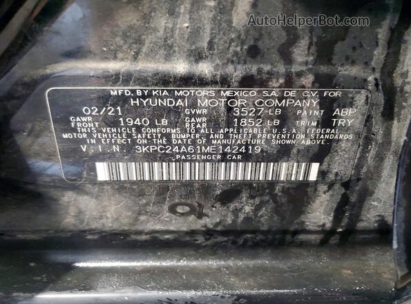 3KPC24A61ME142419 2021 HYUNDAI ACCENT Black Widok komory silnika