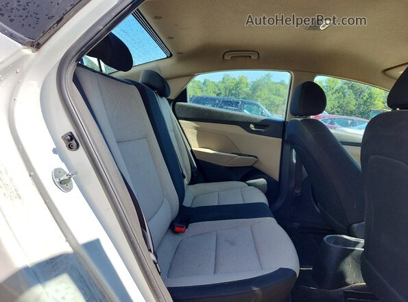 3KPC24A61NE169217 2022 HYUNDAI ACCENT White Rear seats view
