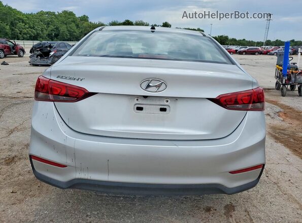 3KPC24A62LE119651 2020 HYUNDAI ACCENT Silver Вид ззаду