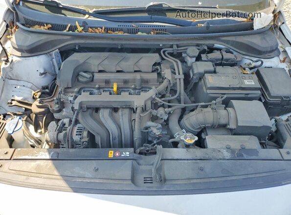 3KPC24A62ME144874 2021 HYUNDAI ACCENT White Widok wnętrza z tyłu