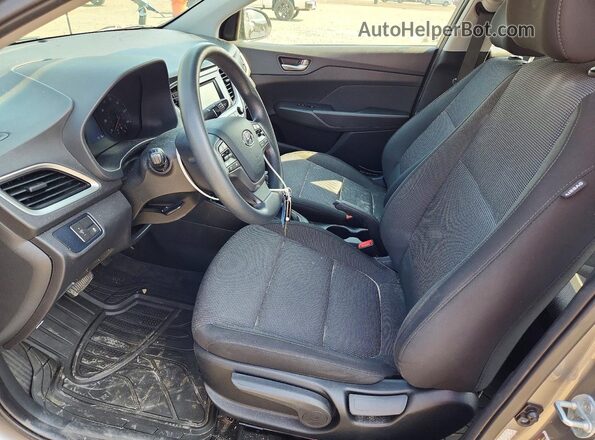 3KPC24A63ME149338 2021 HYUNDAI ACCENT Silver წინა სალონის ხედი