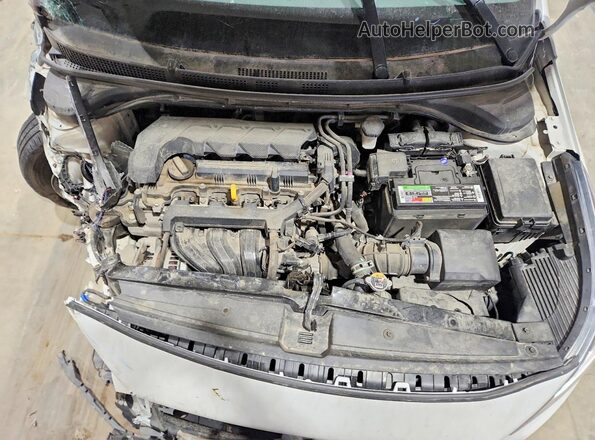 3KPC24A64ME138459 2021 HYUNDAI ACCENT White Widok wnętrza z tyłu