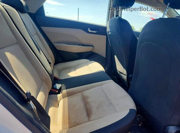 3KPC24A66LE113948 2020 HYUNDAI ACCENT White Rear seats view