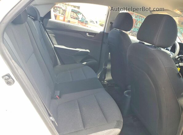 3KPC24A67LE092866 2020 HYUNDAI ACCENT White Vista de los asientos traseros