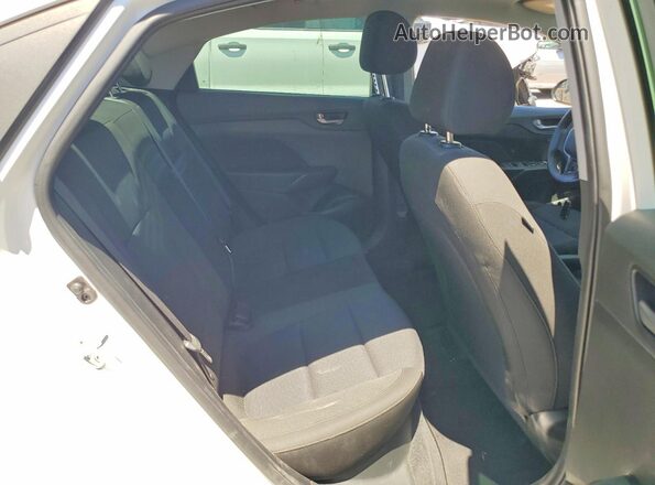 3KPC24A67ME135684 2021 HYUNDAI ACCENT White Widok tylnych siedzeń