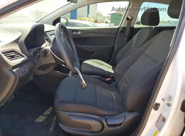 3KPC24A67ME135684 2021 HYUNDAI ACCENT White Widok wnętrza z przodu