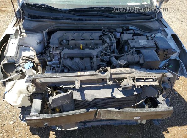 3KPC24A67ME135684 2021 HYUNDAI ACCENT White Widok wnętrza z tyłu
