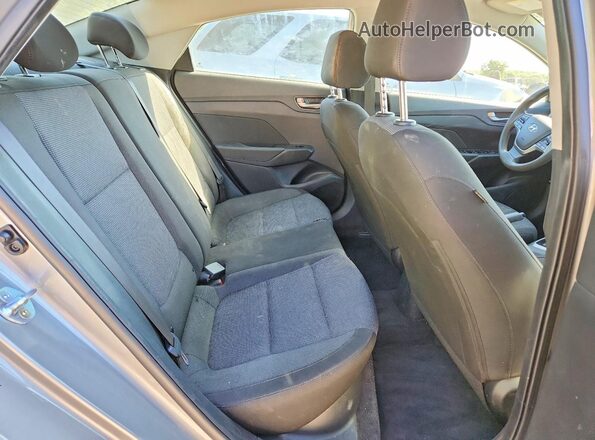 3KPC24A69ME146928 2021 HYUNDAI ACCENT Silver უკანა სავარძლების ხედი