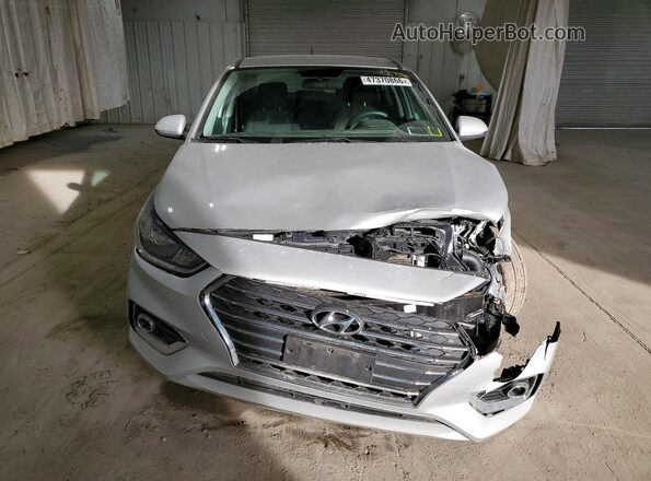 3KPC24A6XLE100863 2020 HYUNDAI ACCENT Серебряный Вид спереди