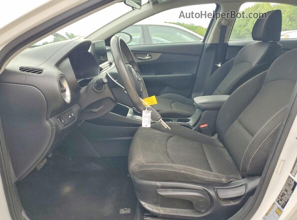 3KPF24AD0KE104236 2019 KIA FORTE Белый Вид салона спереди