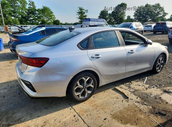 3KPF24AD0KE104804 2019 KIA FORTE Silver Rear right