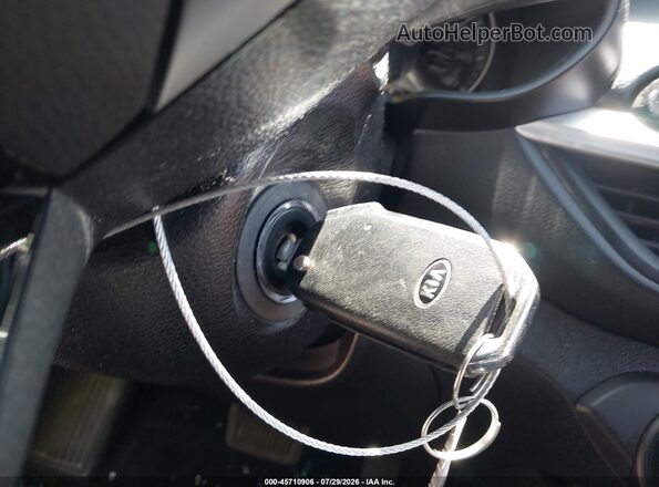 3KPF24AD0LE200286 2020 KIA FORTE Красный Вид панели приборов