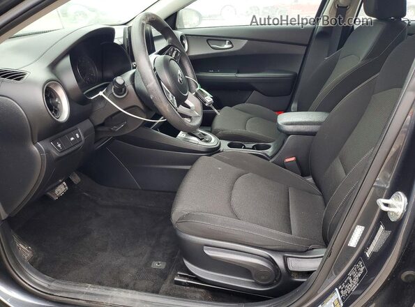 3KPF24AD0ME285177 2021 KIA FORTE Серый Вид салона спереди