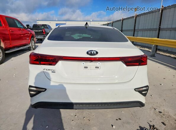 3KPF24AD0ME300907 2021 KIA FORTE White Вид ззаду