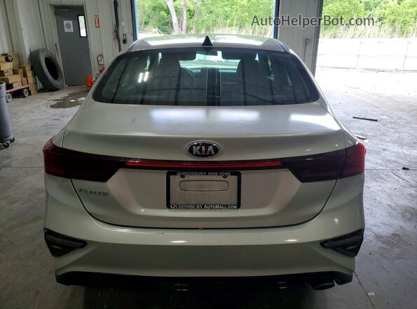 3KPF24AD0ME334510 2021 KIA FORTE Silver Вид ззаду