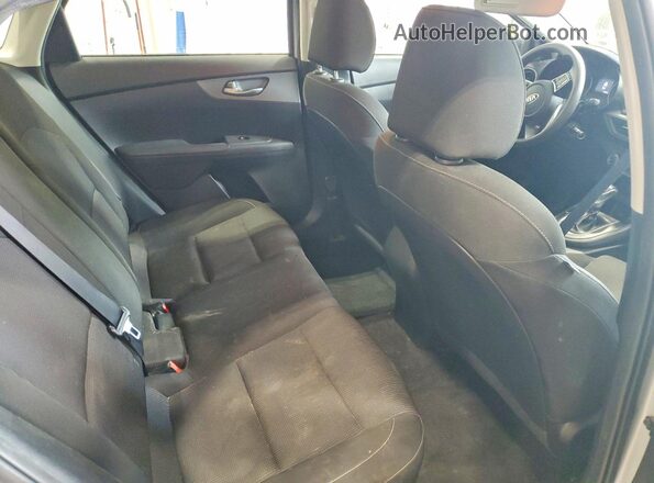 3KPF24AD0ME334510 2021 KIA FORTE Silver Вид задніх сидінь