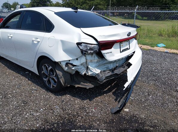 3KPF24AD0ME383027 2021 KIA FORTE White Vista frontal