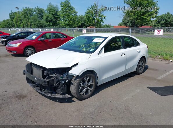 3KPF24AD0ME388387 2021 KIA FORTE White Vista tres cuartos delantera izquierda