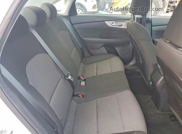 3KPF24AD0NE430199 2022 KIA FORTE White Вид задніх сидінь