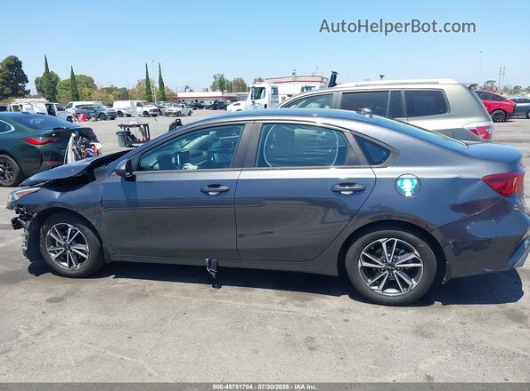 3KPF24AD0NE497787 2022 KIA FORTE Gray Սալոնի 360 աստիճան տեսք