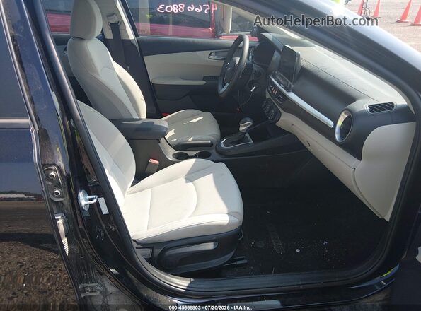 3KPF24AD0PE514347 2023 KIA FORTE Black Вид салону спереду