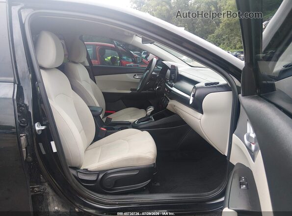 3KPF24AD0PE545324 2023 KIA FORTE Black Front interior view