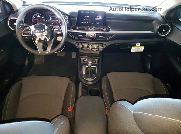 3KPF24AD0PE643026 2023 KIA FORTE Белый Вид панели приборов