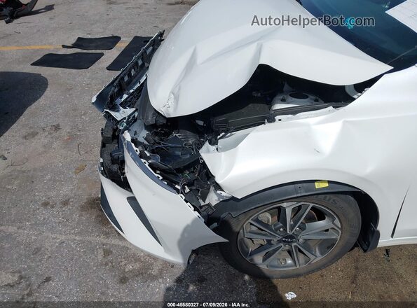 3KPF24AD0RE696313 2024 KIA FORTE White Widok z przodu
