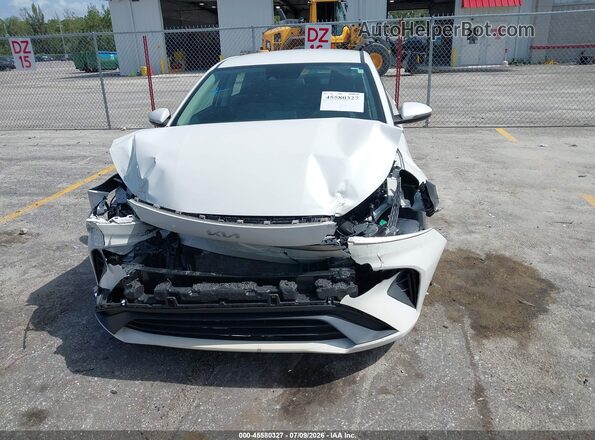 3KPF24AD0RE696313 2024 KIA FORTE White Widok zestawu wskaźników