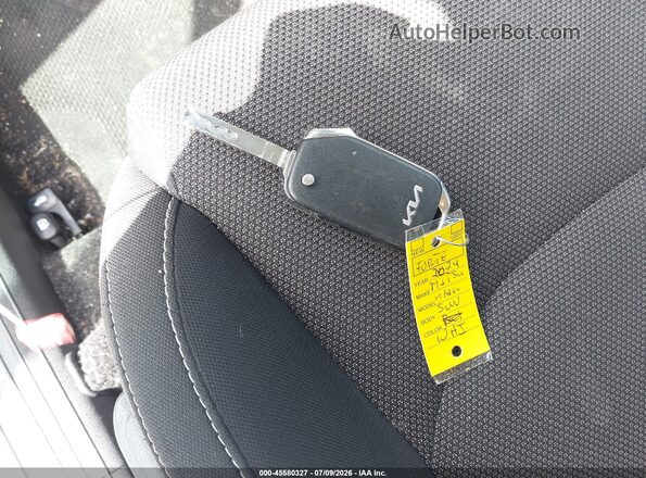 3KPF24AD0RE696313 2024 KIA FORTE White Widok deski rozdzielczej
