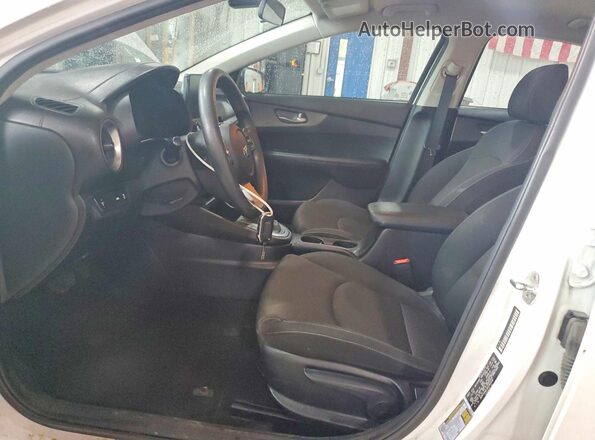 3KPF24AD1KE060618 2019 KIA FORTE White Սալոնի դիմացի տեսք