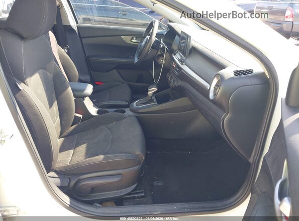 3KPF24AD1LE175429 2020 KIA FORTE White Սալոնի դիմացի տեսք