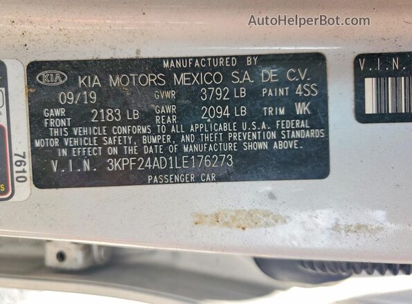 3KPF24AD1LE176273 2020 KIA FORTE Silver Vista del compartimento del motor
