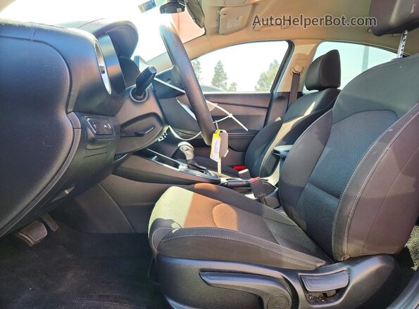 3KPF24AD1LE196801 2020 KIA FORTE Black Вид салону спереду