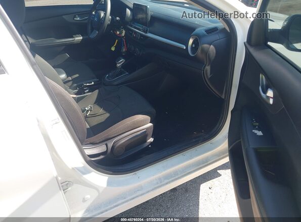 3KPF24AD1LE212480 2020 KIA FORTE White Front interior view